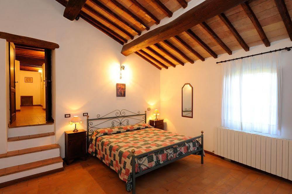 Relais Borgo Torale Hotel ปัสซีญาโน ซุล ตราซีเมโน ภายนอก รูปภาพ