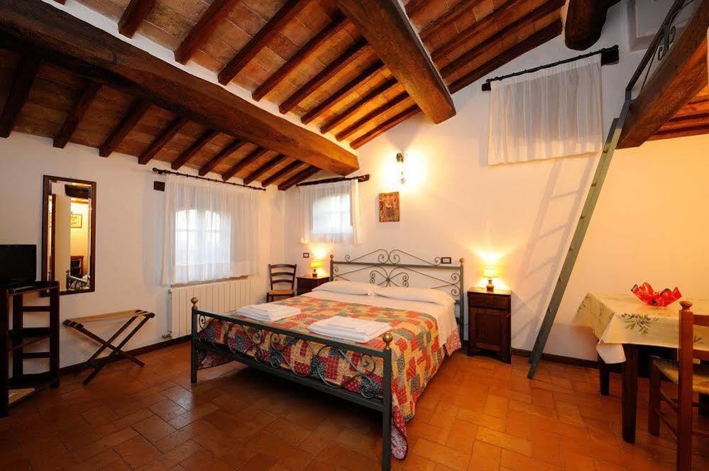 Relais Borgo Torale Hotel ปัสซีญาโน ซุล ตราซีเมโน ภายนอก รูปภาพ
