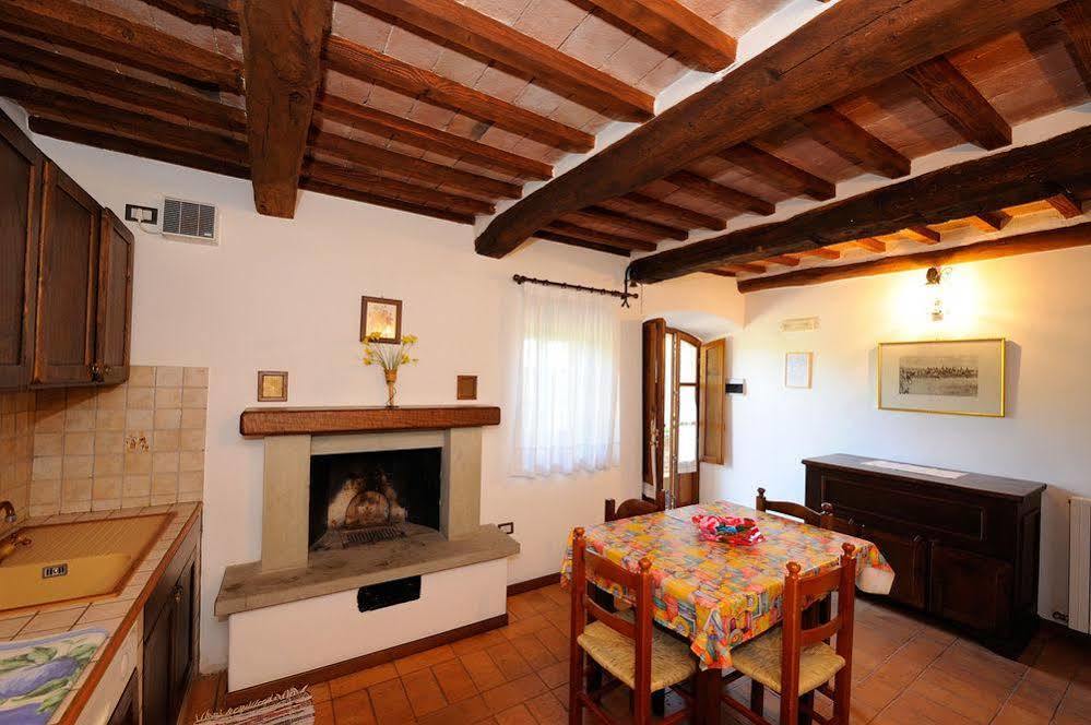 Relais Borgo Torale Hotel ปัสซีญาโน ซุล ตราซีเมโน ภายนอก รูปภาพ