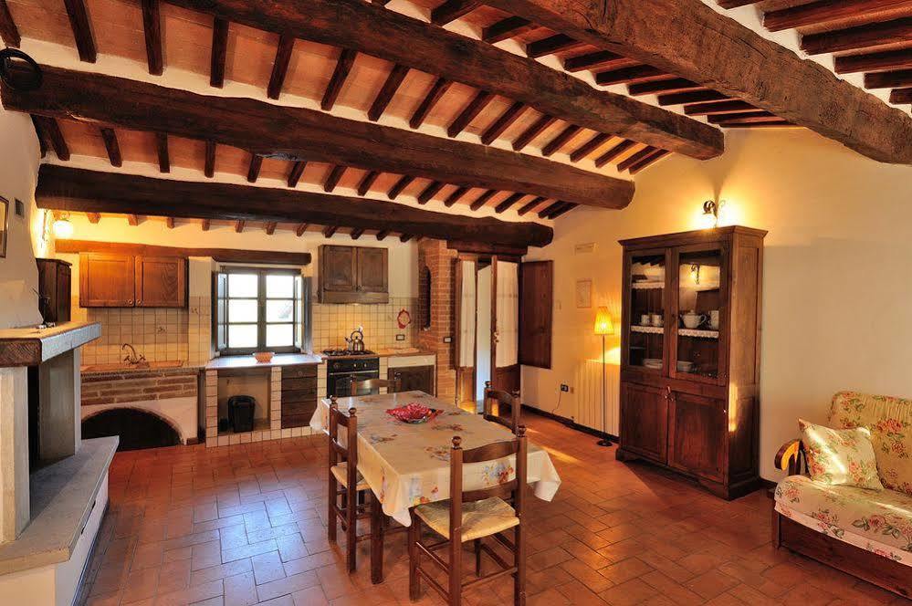 Relais Borgo Torale Hotel ปัสซีญาโน ซุล ตราซีเมโน ภายนอก รูปภาพ