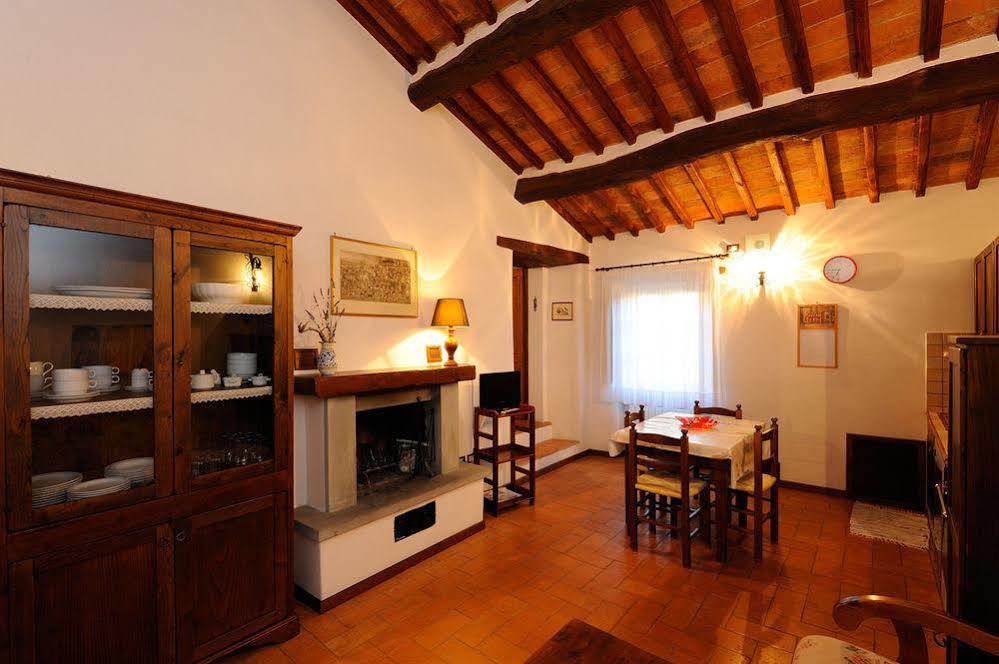 Relais Borgo Torale Hotel ปัสซีญาโน ซุล ตราซีเมโน ภายนอก รูปภาพ