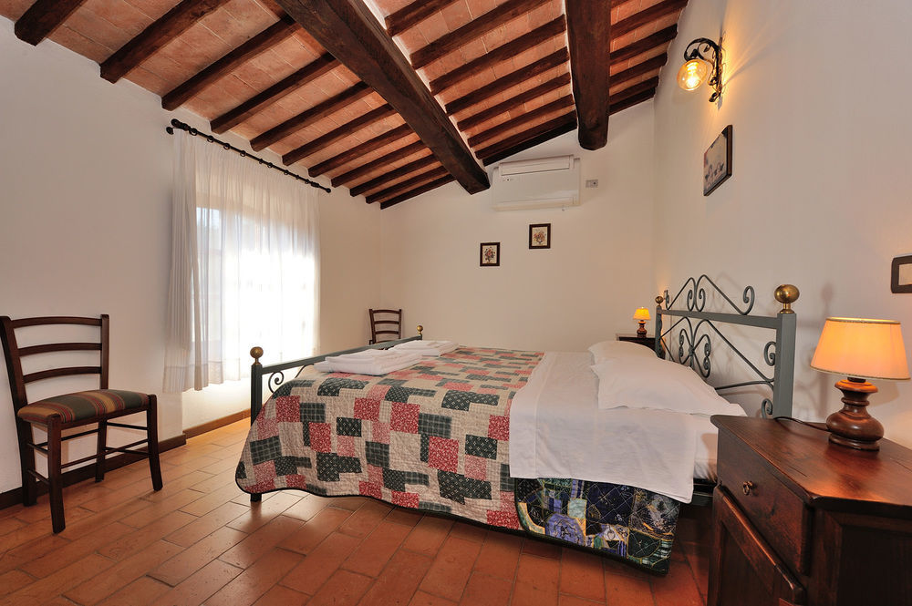 Relais Borgo Torale Hotel ปัสซีญาโน ซุล ตราซีเมโน ภายนอก รูปภาพ