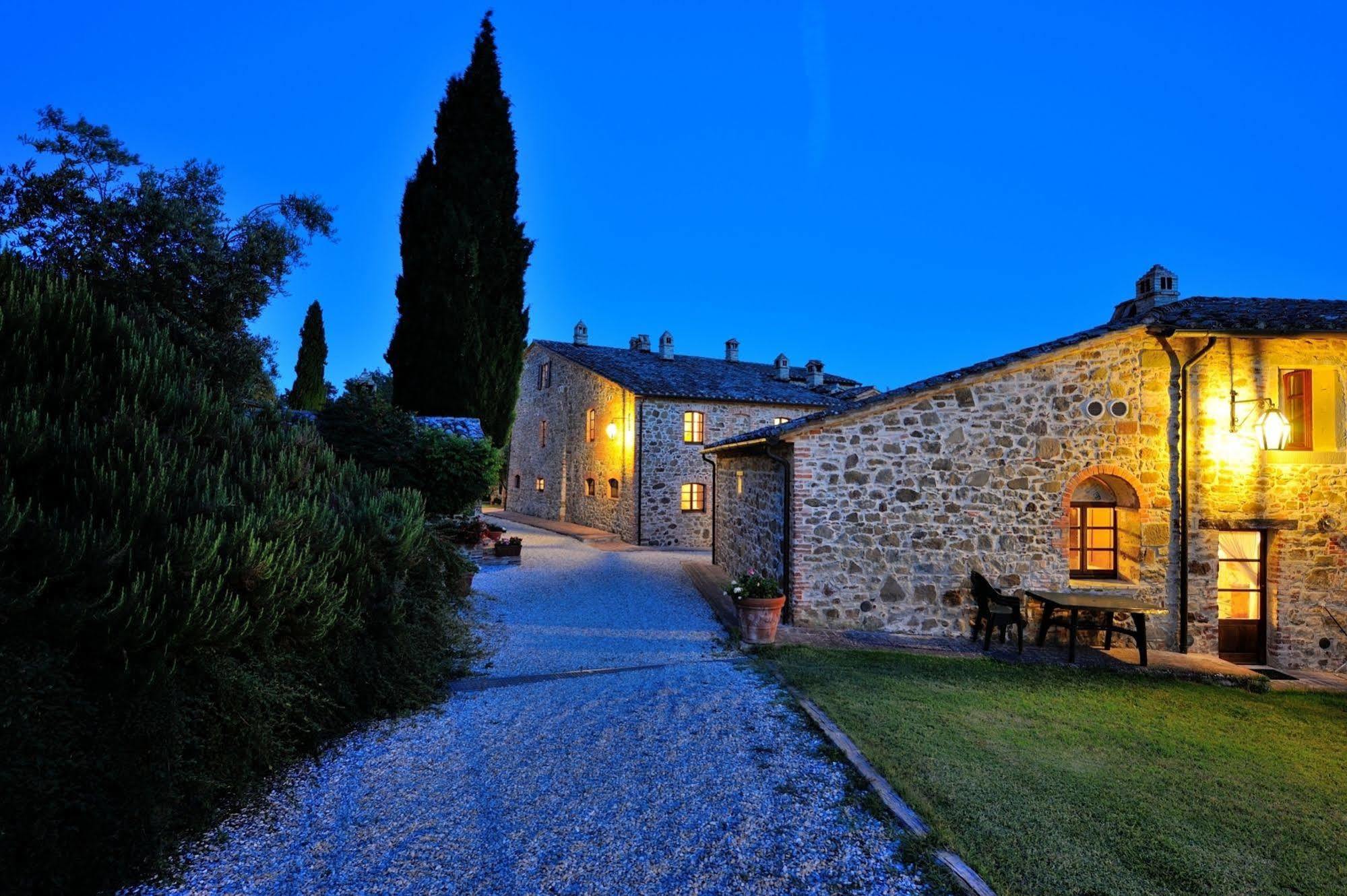 Relais Borgo Torale Hotel ปัสซีญาโน ซุล ตราซีเมโน ภายนอก รูปภาพ