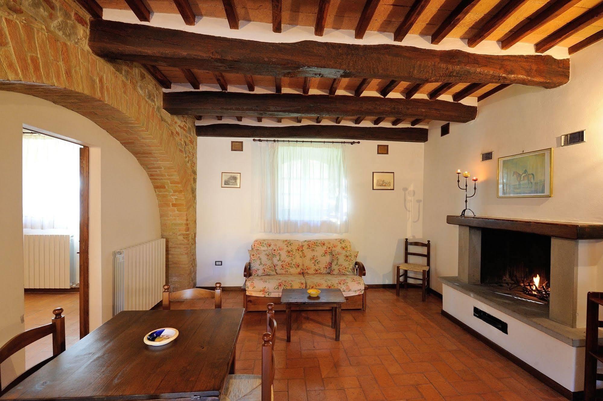 Relais Borgo Torale Hotel ปัสซีญาโน ซุล ตราซีเมโน ภายนอก รูปภาพ